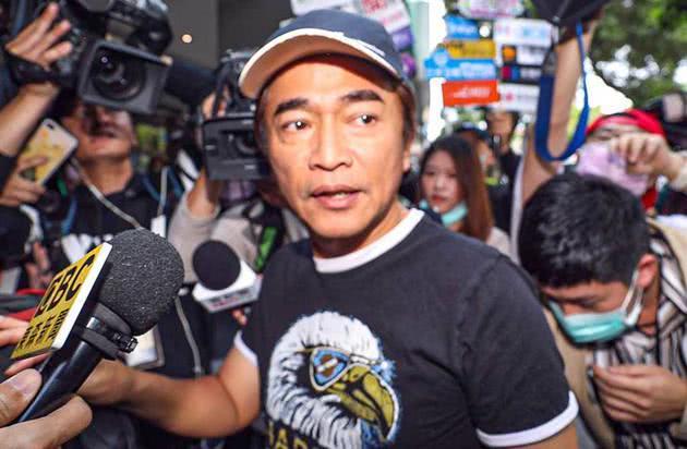「追思会」刘真追思会开放 其父母到场步履蹒跚称会好好照顾四岁女儿