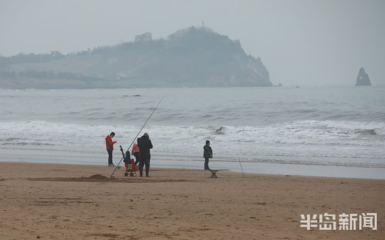 【雾蒙蒙】海边雾蒙蒙 预计未来几天青岛气温还会有所下降