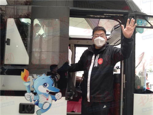 潘胜奇：潘胜奇：汇聚穿越风雨的力量，插进新冠病毒的“心脏”