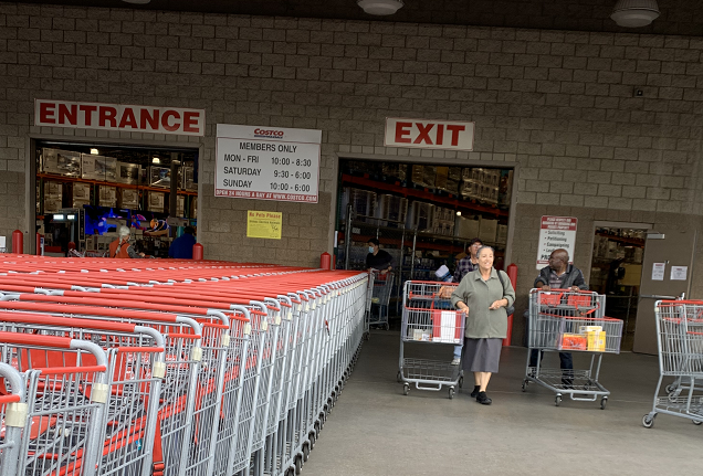 「深读」海外华人留学生抱团“战疫”：青岛学子异国伸援手“收留”外国同学