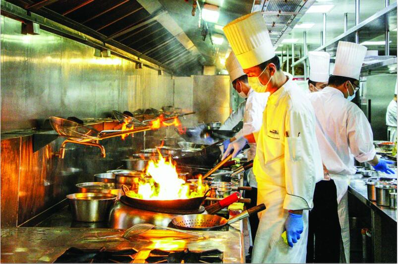 【堂食】饭店恢复堂食景点再现喧闹 青岛城市元气恢复时尚活力归来