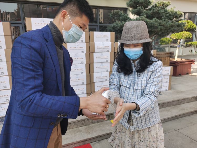 「复工」助力复工 学校为“留守”学生提供一对一服务