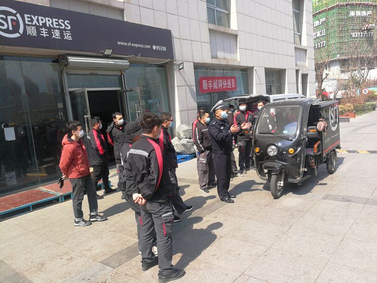 「顺丰」交警市北大队深入顺丰速递瑞昌路营业部 送防疫讲安全助力企业复工复产