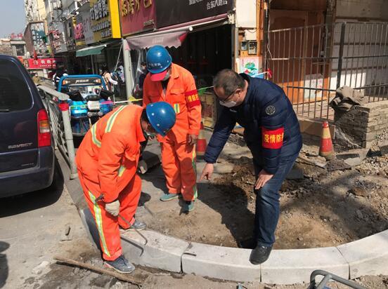 解民忧■违建拆除后路面破损 市政部门及时解民忧