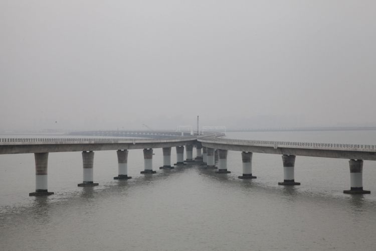 连接线：一线探访：连接线一通 胶州融入青岛“半小时生活圈”