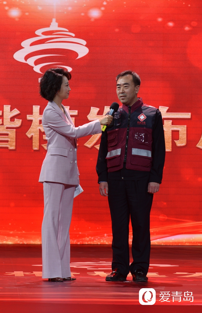 拼过■@逆行抗疫的“青岛楷模”：谢谢你们 为我们拼过命