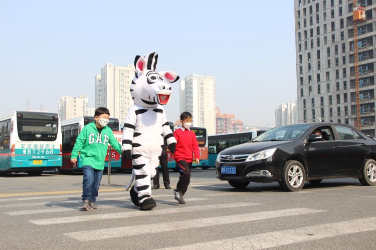 「扫码」交通安全课采用“云教学” 中小学生扫码即可“亲临”现场