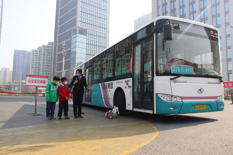 「扫码」交通安全课采用“云教学” 中小学生扫码即可“亲临”现场