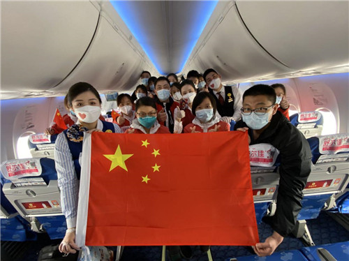 『青大』圆满完成任务 青大附院132名援鄂医护人员启程返青