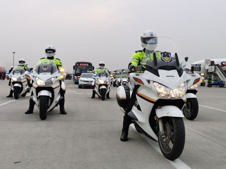 [援鄂]英雄凯旋！青岛交警“最高礼遇”迎接援鄂医疗队返青