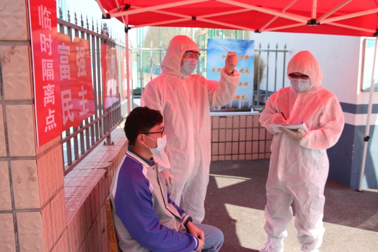 「环秀」即墨环秀中学老师当“学生” 制作流程图演练复学时