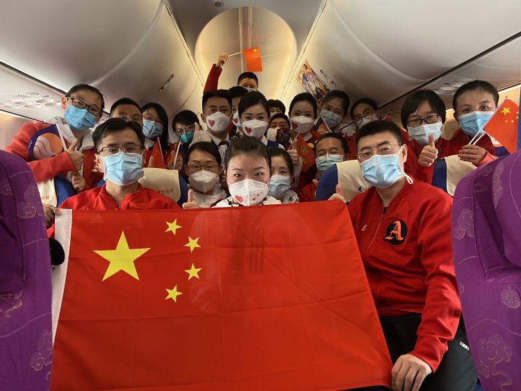 秦文：青岛累计派出援鄂医疗队员共306人返回305人 青大附院医生秦文将继续坚守武汉