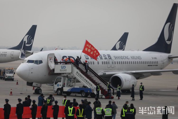 『援鄂』援鄂医疗队顺利凯旋 青岛交警最高礼遇接医务人员回家