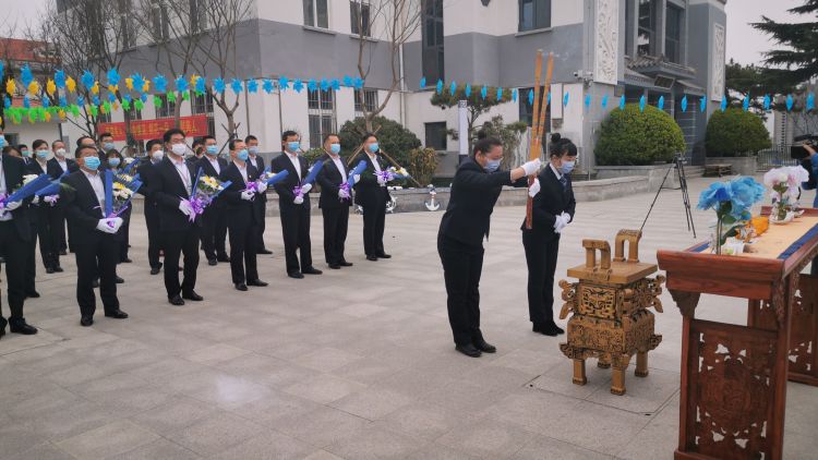 「代为」追思故人、慰藉生者 青岛市2020年清明节代为公祭仪式2日上午举行