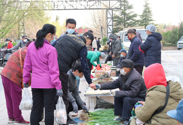 图说@城阳区10家便民市场恢复开放 摊主盼人气回升