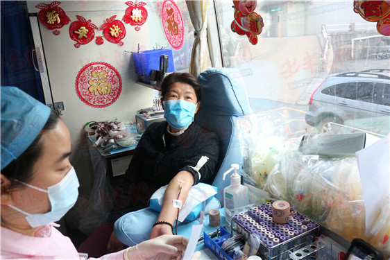 无偿献血■为战“疫”助力为生命接力 青岛中心医院开展无偿献血活动