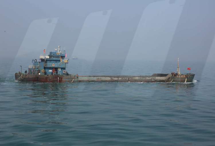 「海警」船只多次违法往海里倾倒废弃物 青岛海警查获罚款20万