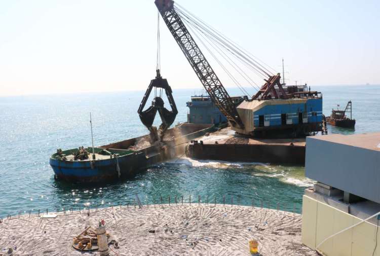 「海警」船只多次违法往海里倾倒废弃物 青岛海警查获罚款20万