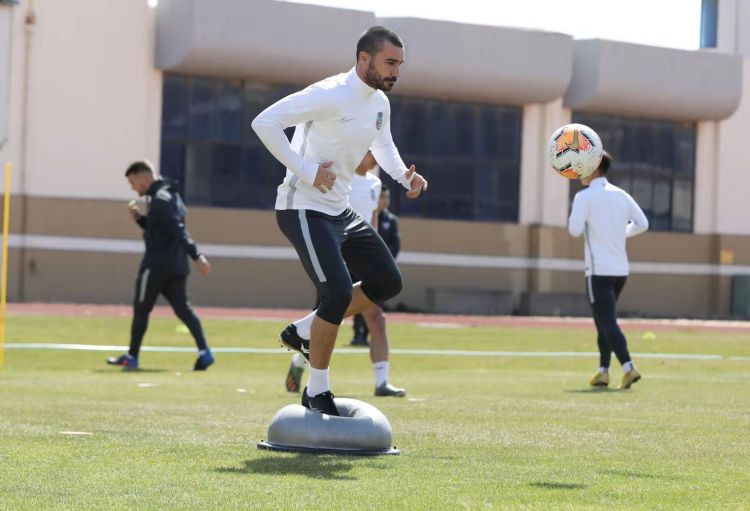 #实现目标#外援归队先表决心 要努力帮青岛黄海队实现目标