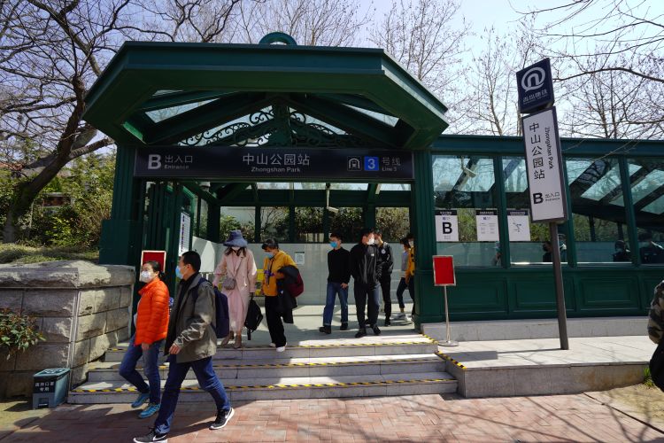 『45.44』清明假期青岛地铁客流平稳 截至4月6日12时全网运送乘客45.44万人次