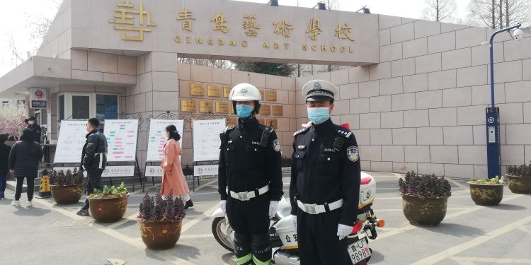 万余人次@青岛交警清明假期出动警力1.1万余人次 查处交通违法9.1万余起