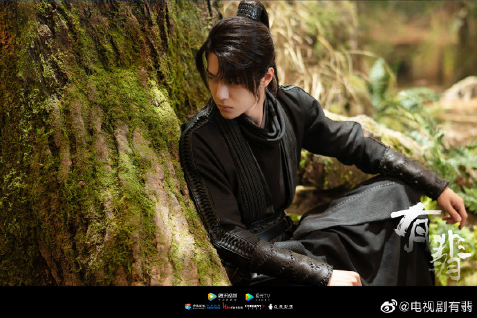 「有翡」《有翡》再發(fā)趙麗穎、王一博新劇照 網(wǎng)友：快播吧求求了