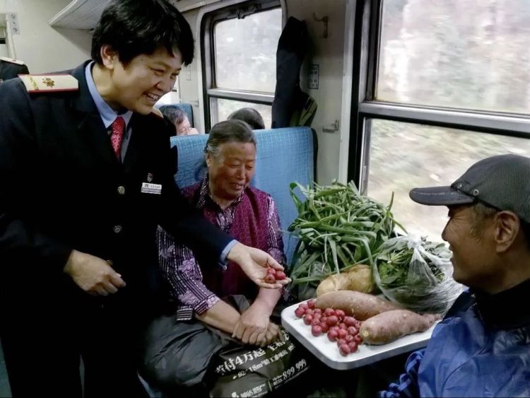 空调车：山东唯一“网红慢火车”升级变身空调车 全程票价还是11.5元