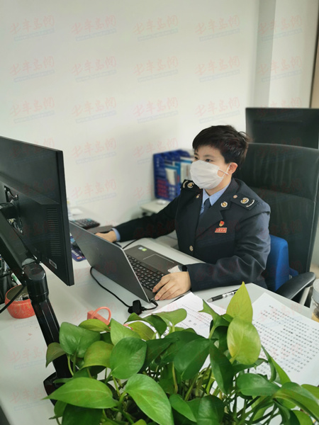 「城阳区」青岛城阳区税务局核算分析科科员刘珊：像风一样的女孩