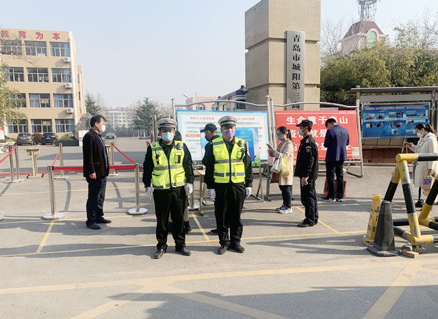 复课■建立警校联络机制 城阳交警助力中学生返校复课