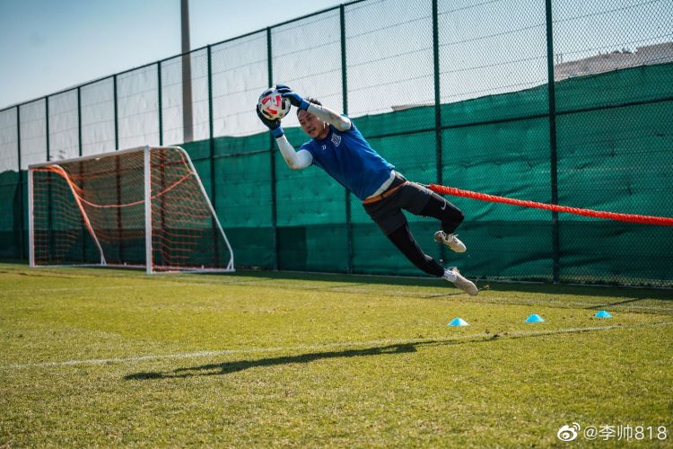 「引进人才」青岛籍门将李帅将作为引进人才落户上海