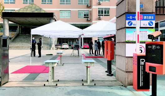 「复课」青岛高三学生开学复课 各校制作好返校“明白纸”一切安排就绪