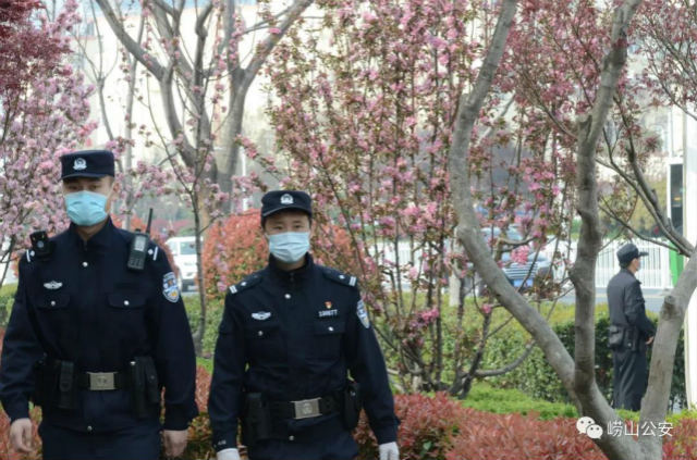 [点线面]开学了 崂山警方“点线面”全程护航高三学子返校