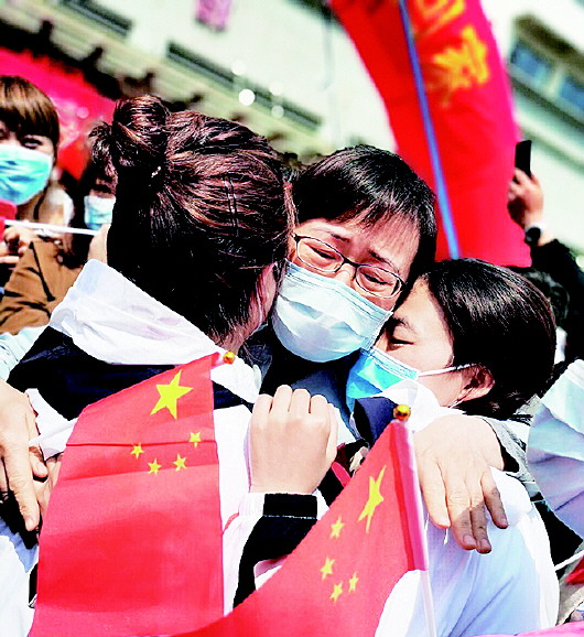 「16」春暖花开天使归来 青岛市第八人民医院16名援鄂队员回家