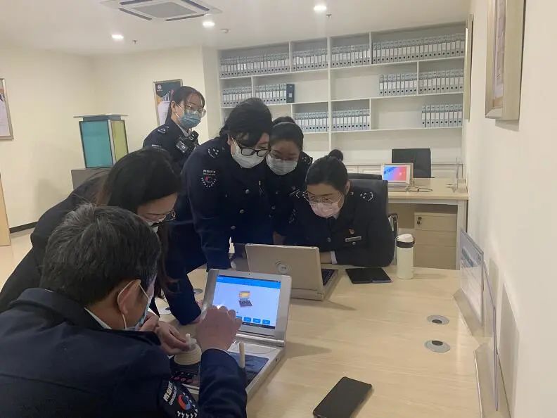 「职工」青岛市总工会职工服务中心关爱一线职工 助力复工复产