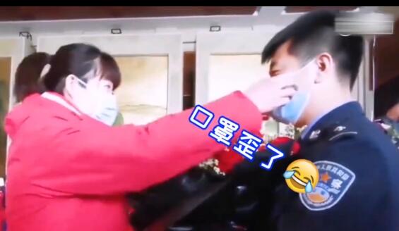 「搞笑」男子求婚口罩戴歪被护士女友打断 网友：搞笑又浪漫