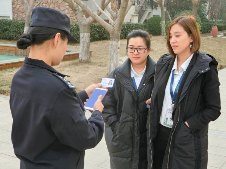 警务@西海岸新区隐珠派出所自主研发社区“智慧警务”防疫系统立大功 识别抓获网上逃犯