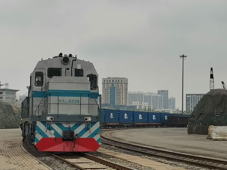 政企■城阳政企联手为外贸出口企业纾困 共享产业链“组团”订货柜