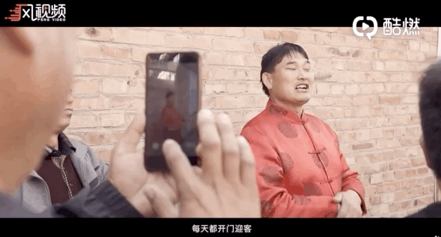 围拍者@大衣哥朱之文家门被踹 九年了我没有过一天清静日子