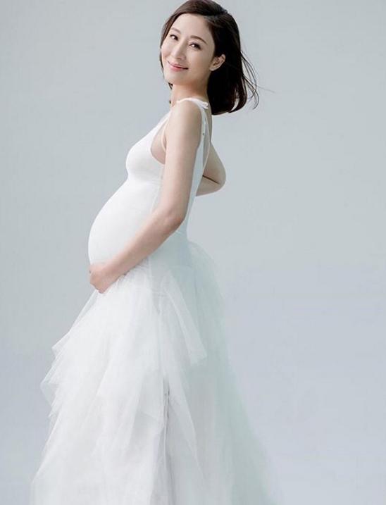 []TVB当家花旦杨怡产女 老公罗仲谦停工陪伴