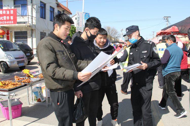 『爱路』莱西警方发起爱路护路宣传活动 发放各类宣传物品三千余份