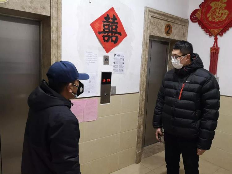 「泡面」青岛市物业防疫一线的“突击队长”刘毅：勇挑重担 巡查无死角