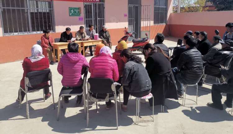 「争做」平度仁兆志愿者宣讲环境保护 争做卫生整治领跑者和代言人