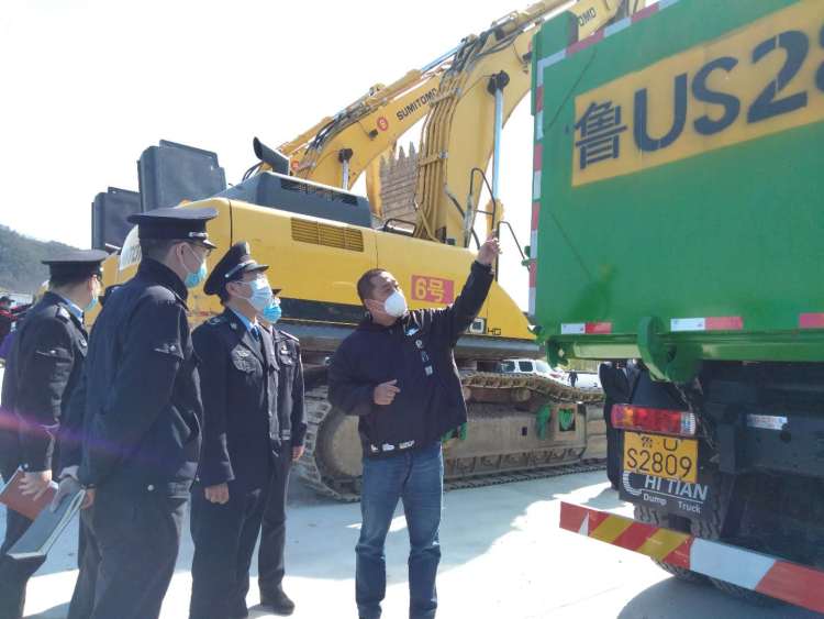 李沧区■李沧区喷涂首个非道路移动机械登记号码 目前共登记备案非道路移动机械356台