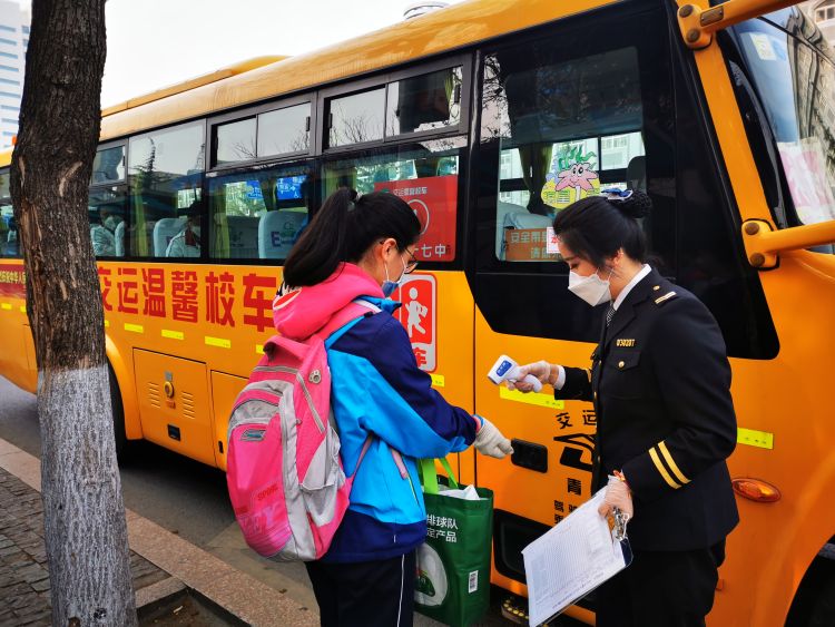 【校车】校车如何确保学生安全？青岛“大鼻子”防疫操作成全国标准
