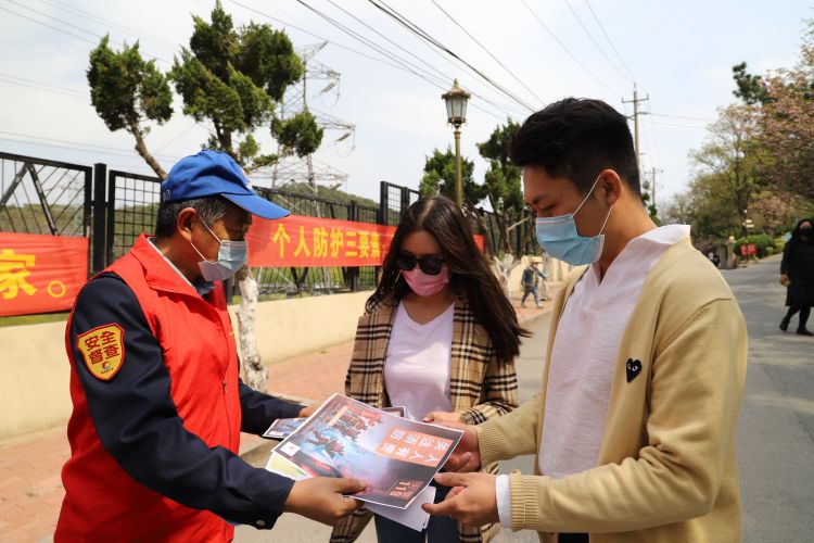 [巡护]青岛公交司机成立义务巡护队 开展护林防火志愿活动