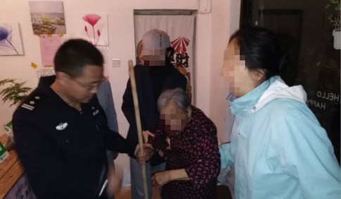 李滄一老大娘凌晨走失 警民合作施援手尋找家人