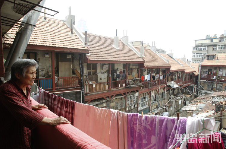 今昔对比青岛最大里院：广兴里今昔对比 老里院焕发活力