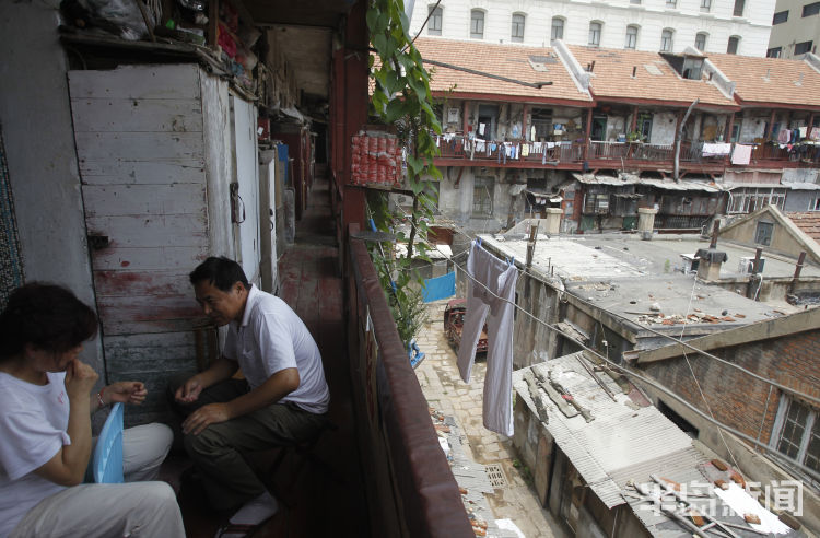 今昔对比青岛最大里院：广兴里今昔对比 老里院焕发活力