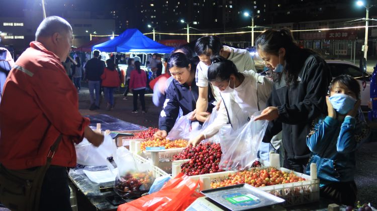 惜福城阳夜生活再添新地标 惜福镇夜市开市3000余市民来“逛吃”