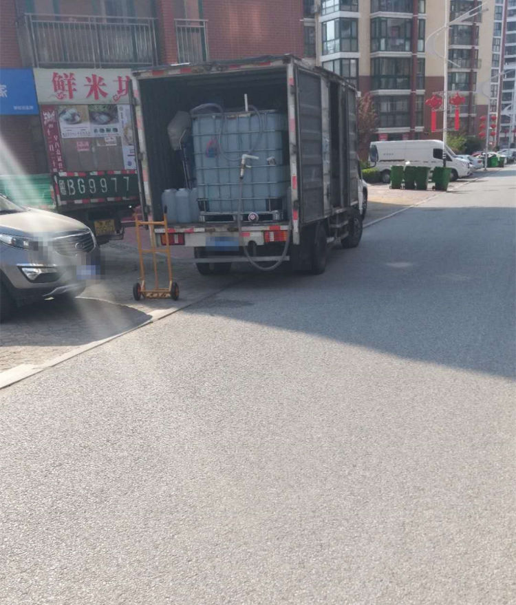 直饮水直饮水跑马圈地散装水号称“山泉” 这水那水如何才能安心喝？